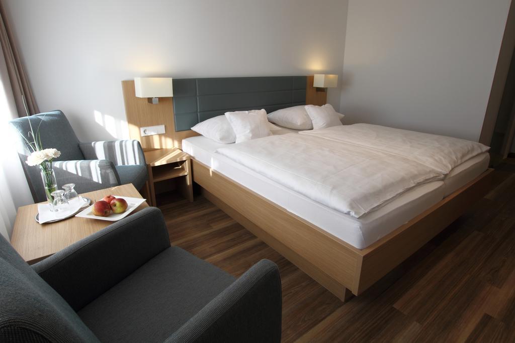 Hotel Seepark Garni Uberlingen Ngoại thất bức ảnh